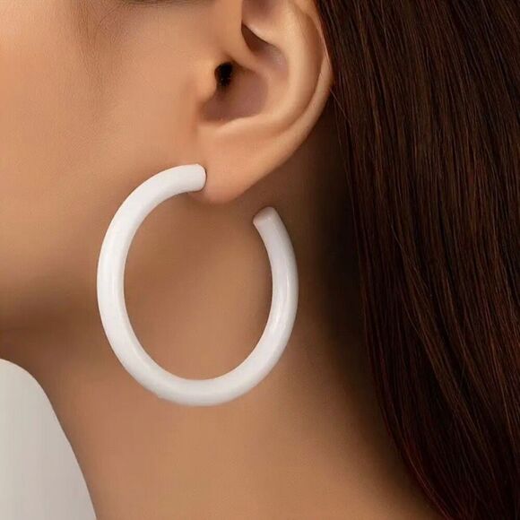 NWT Y2K Solid White Tubular Chunky C-Shape Hoop Earrings - Picture 3 of 6